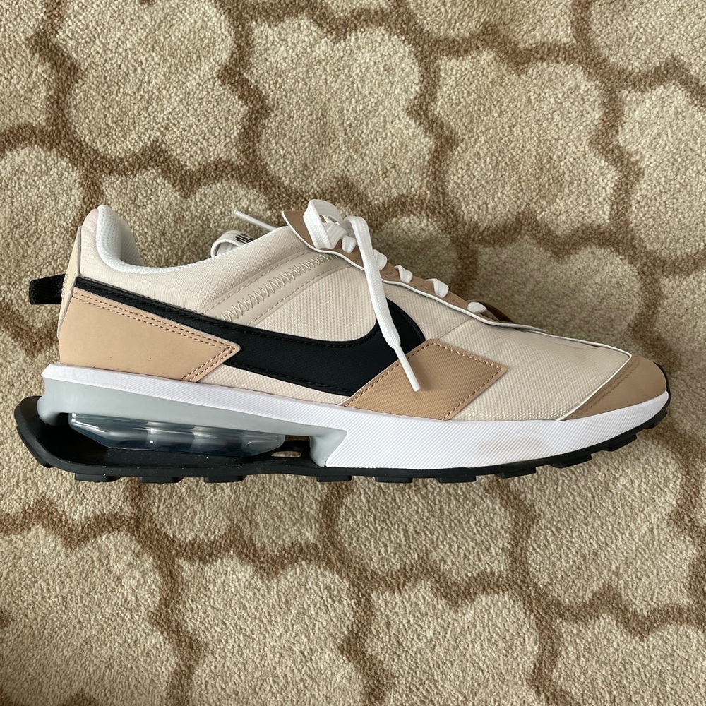 Women’s Nike Air Max Pre-Day Sneakers - Oatmeal